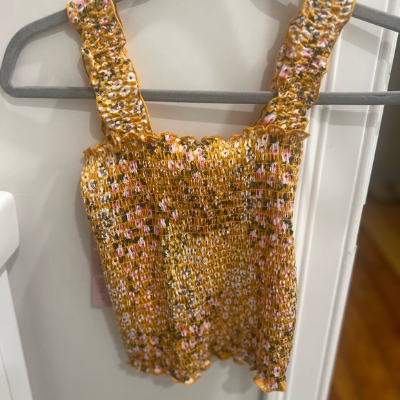Rouched floral tank top size medium! 💛 - Picture 4 of 5